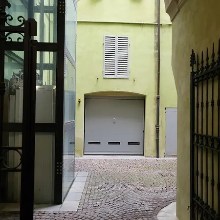 Il Nido Dell'artista, Mansarda Sui Tetti Di *